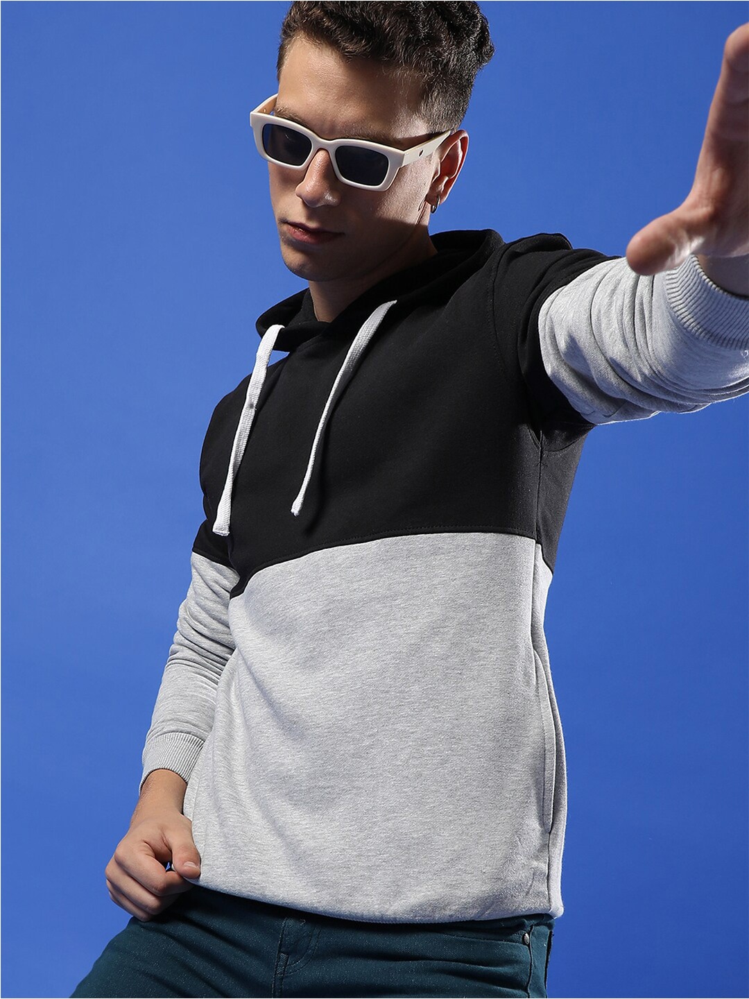 

Campus Sutra Colourblocked Hooded Cotton Pullover, Black