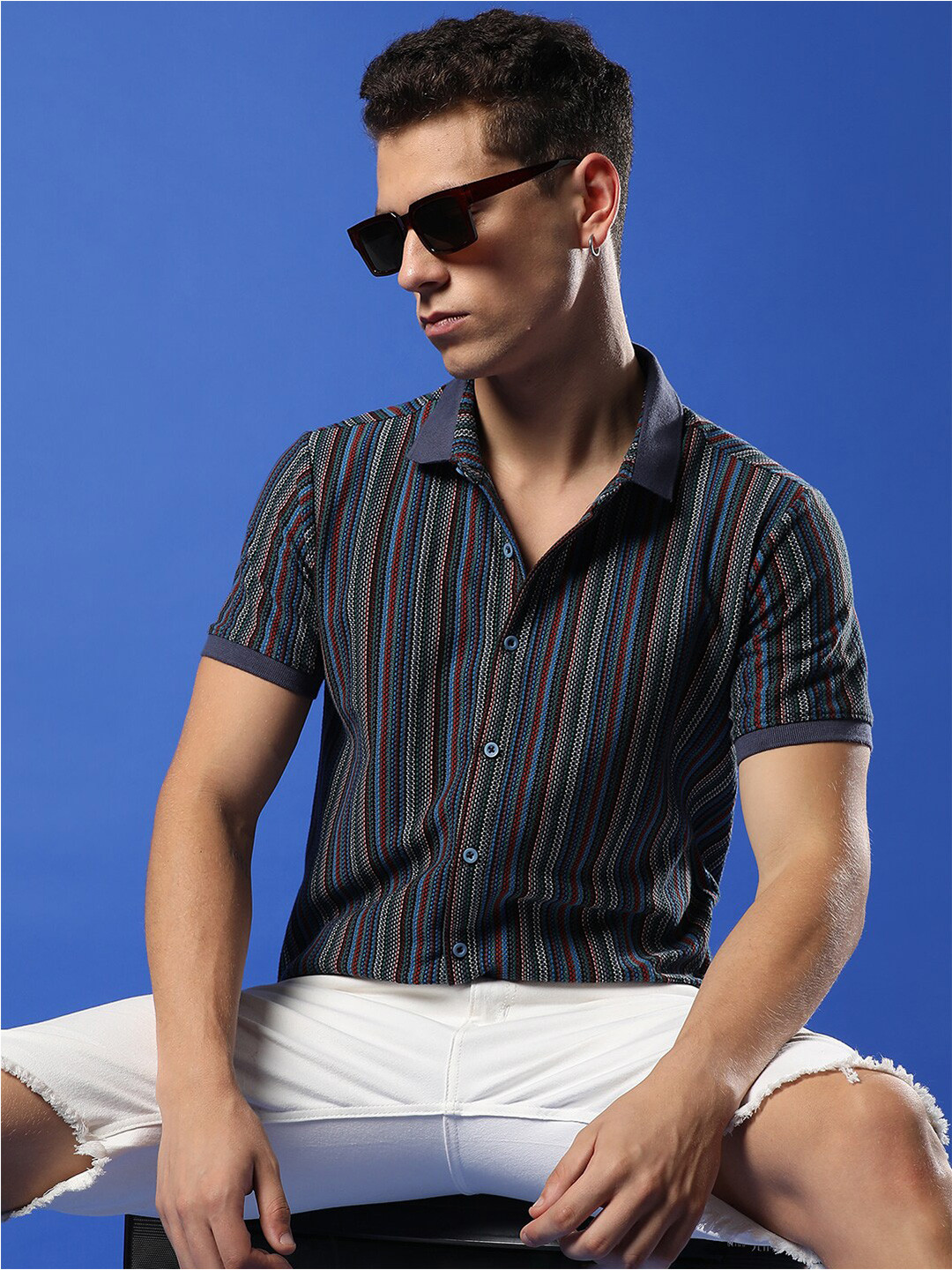 

Campus Sutra Blue & Red Vertical Striped Classic Cotton Casual Shirt