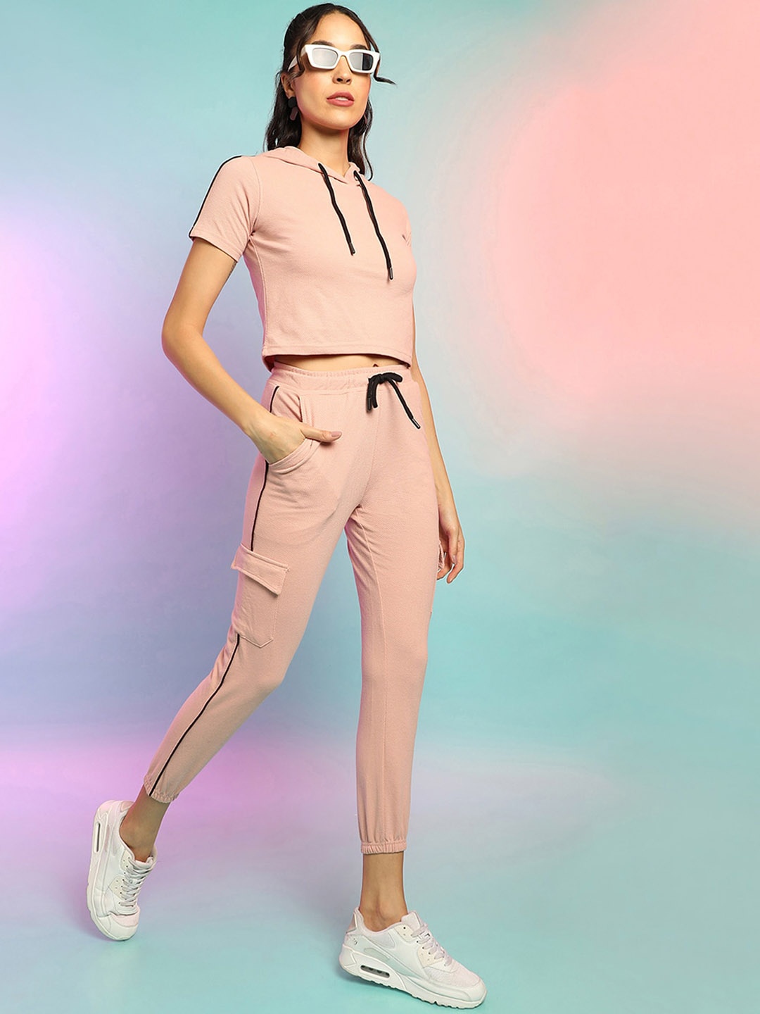 

Campus Sutra Hooded Sweatshirt With Joggers Co-Ords, Pink