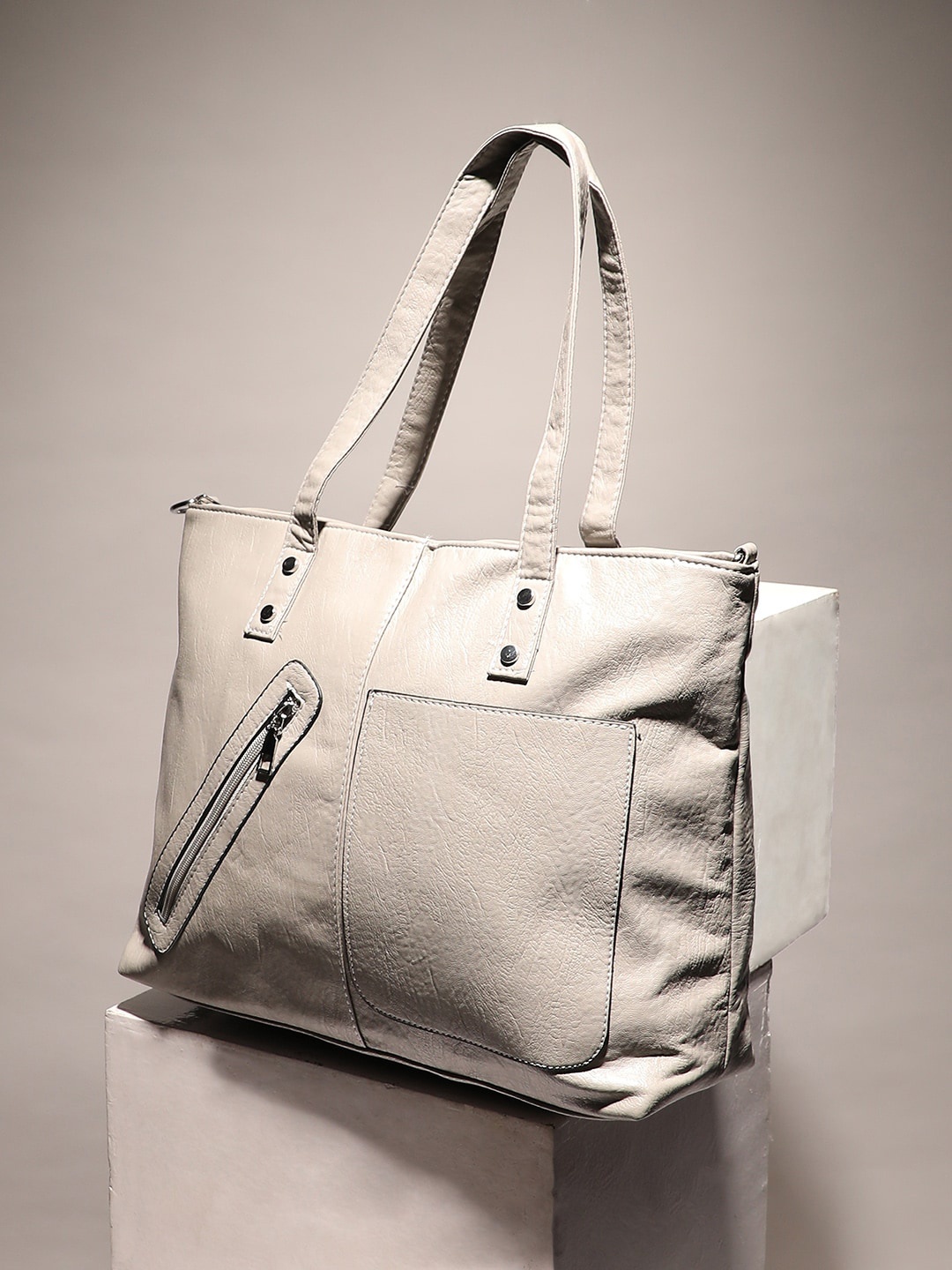 

HAUTE SAUCE by Campus Sutra Sutra Leather Structured Shoulder Bag, Grey