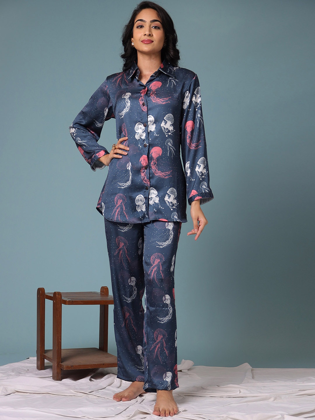 

ZARI Conversational Printed Shirt Collar Night Suit, Grey