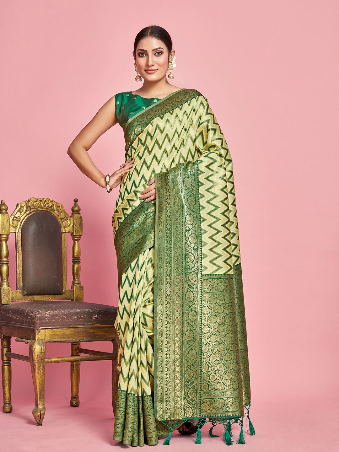 

MIMOSA Geometric Woven Design Zari Kanjeevaram Saree, Green