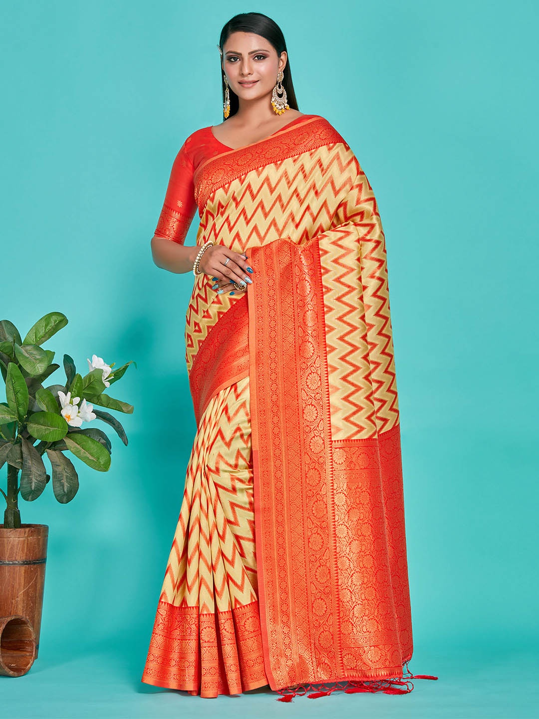 

MIMOSA Geometric Woven Design Zari Kanjeevaram Saree, Yellow