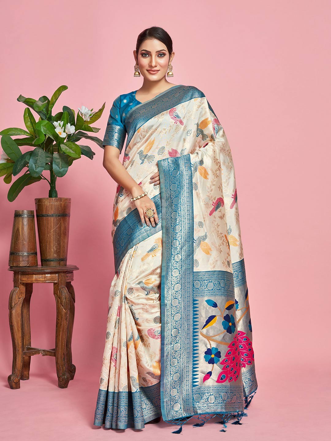 

MIMOSA Woven Design Zari Linen Blend Banarasi Saree, Off white