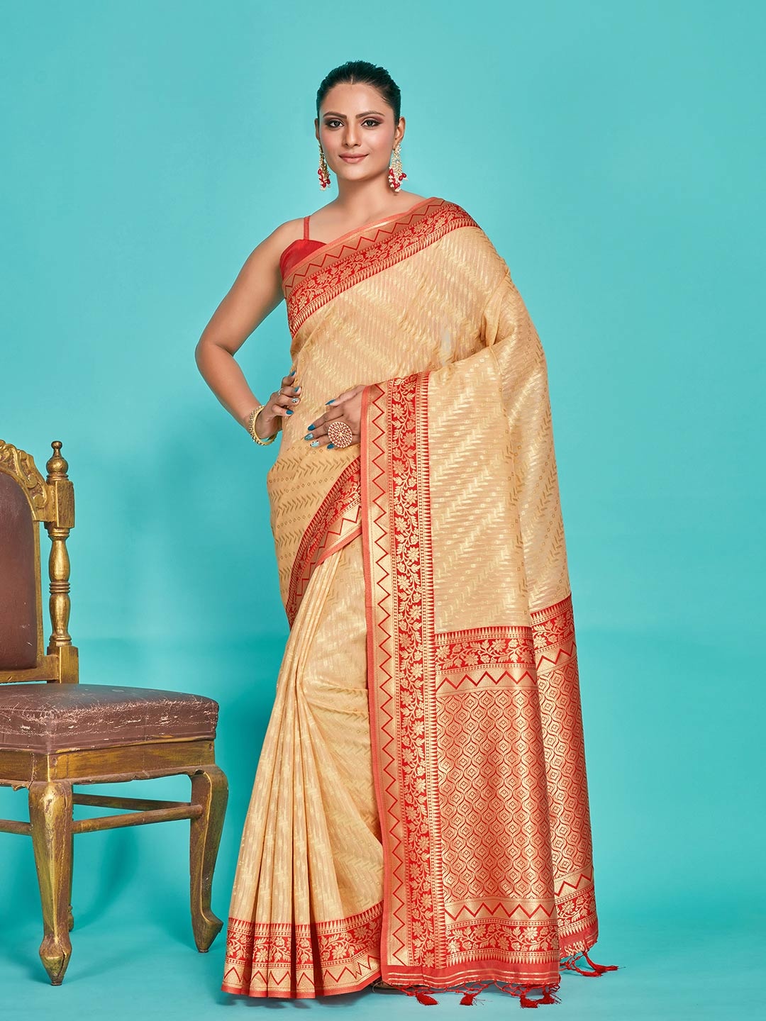 

MIMOSA Ethnic Motifs Woven Design Zari Detail Kanjeevaram Saree, Beige