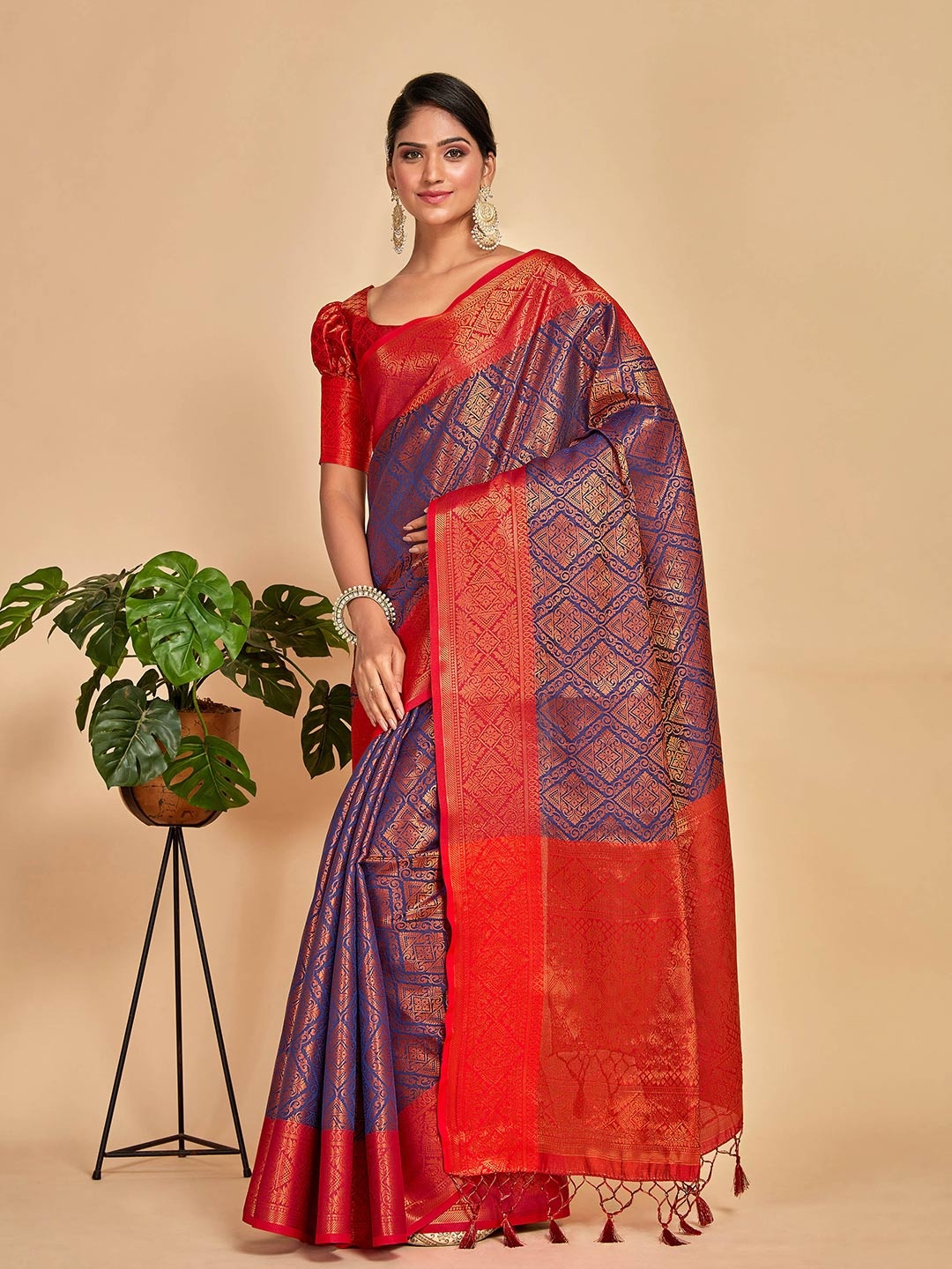 

MIMOSA Woven Design Zari Kanjeevaram Saree, Navy blue