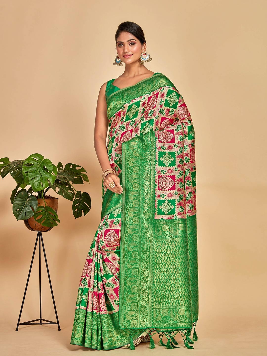 

MIMOSA Ethnic Motifs Ethnic Motifs Zari Kanjeevaram Saree, Green