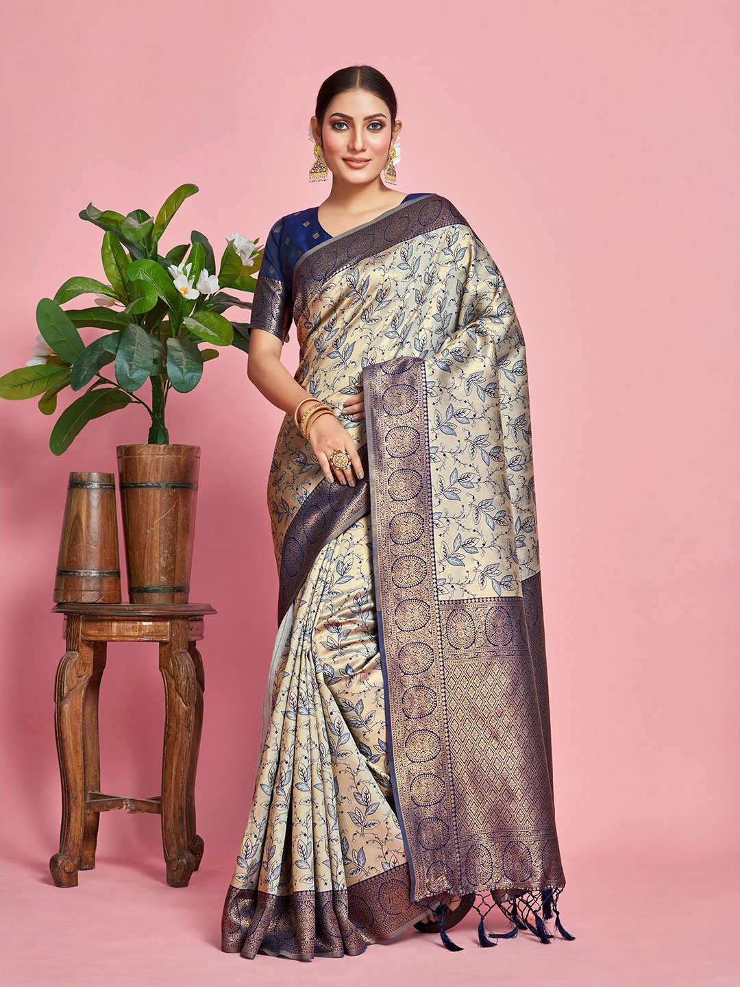 

MIMOSA Ethnic Motifs Woven Design Zari Banarasi Saree, Grey