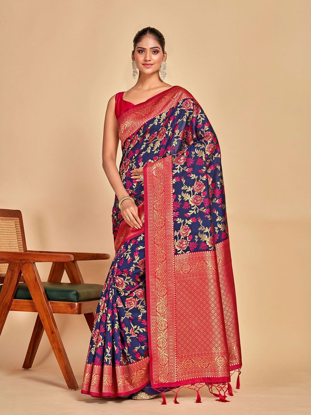 

MIMOSA Woven Design Zari Kanjeevaram Saree, Navy blue