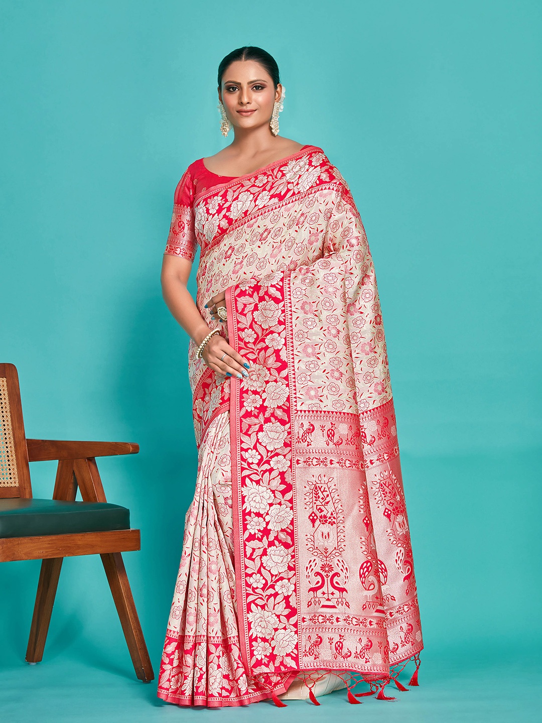 

MIMOSA Ethnic Motifs Printed Zari Kanjeevaram Saree, Off white