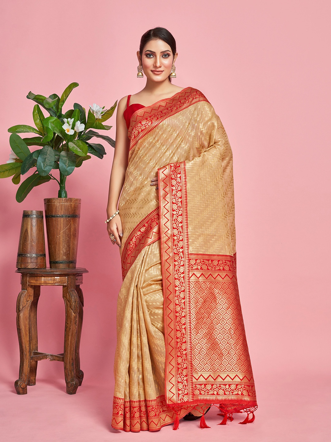 

MIMOSA Geometric Woven Design Zari Kanjeevaram Saree, Peach