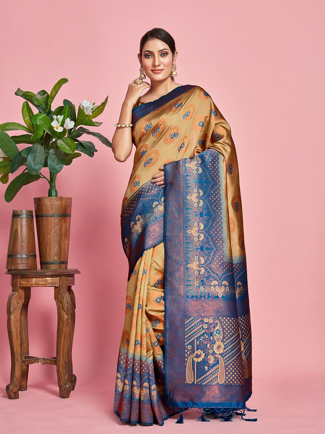 

MIMOSA Floral Woven Design Zari Kanjeevaram Saree, Brown