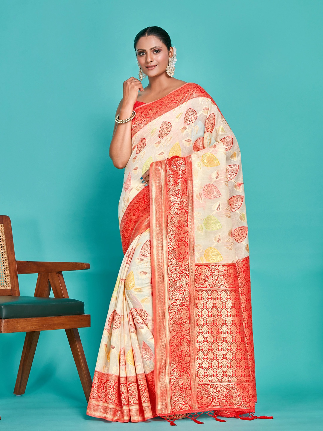 

MIMOSA Floral Woven Design Zari Kanjeevaram Saree, Off white