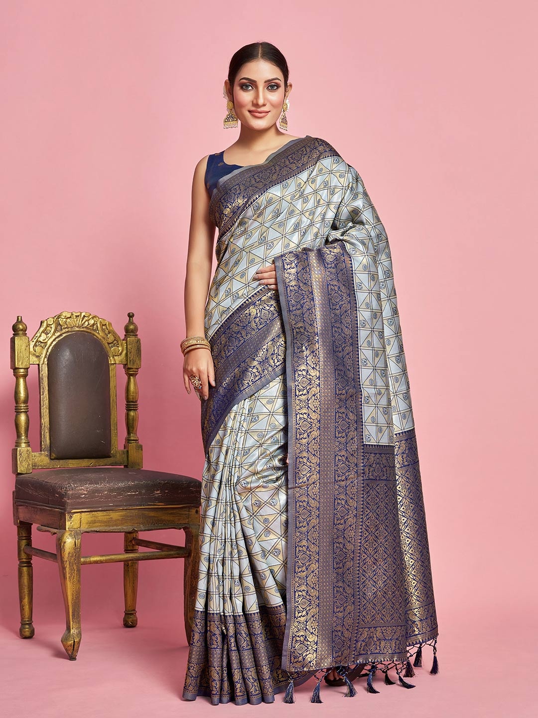 

MIMOSA Ethnic Motifs Woven Design Zari Art Silk Kanjeevaram Saree, Grey