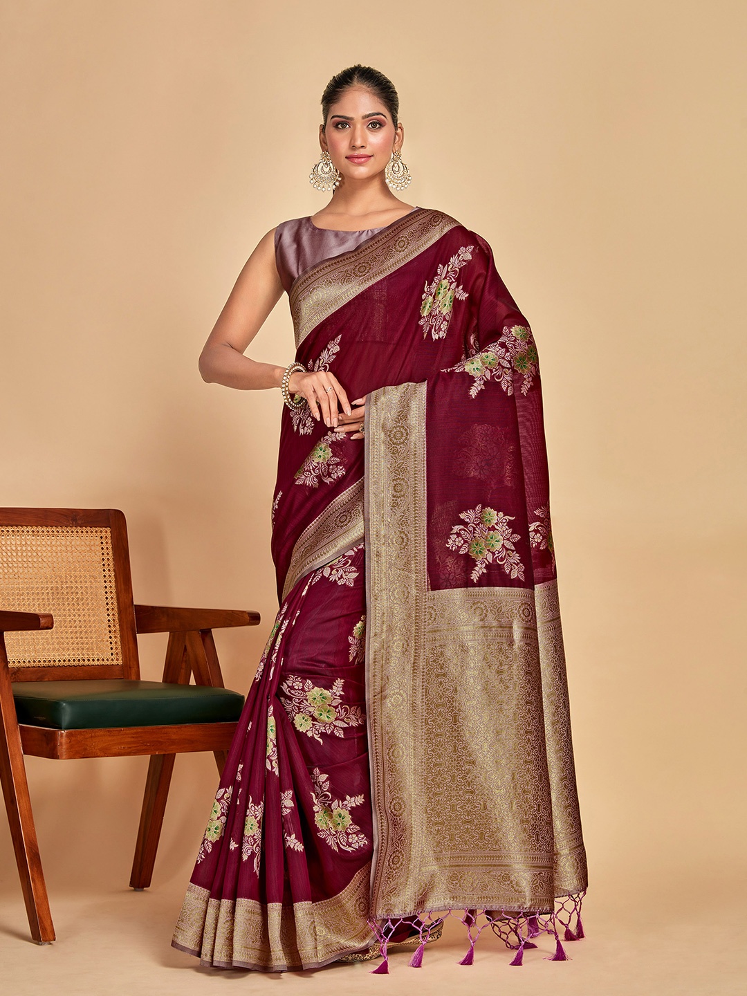

MIMOSA Ethnic Motifs Woven Design Zari Detail Kanjeevaram Saree, Purple