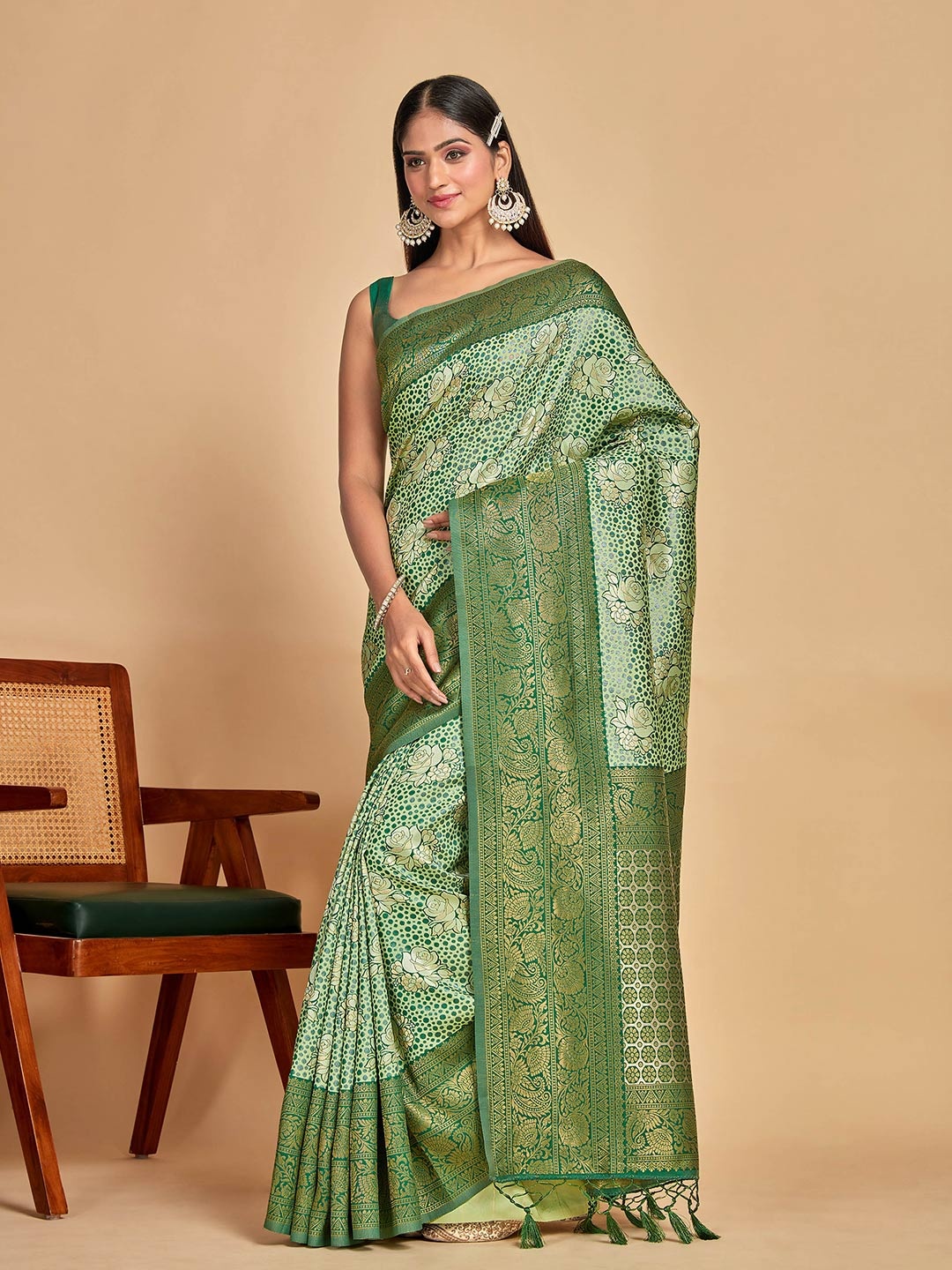 

MIMOSA Ethnic Motifs Woven Design Zari Art Silk Kanjeevaram Saree, Green