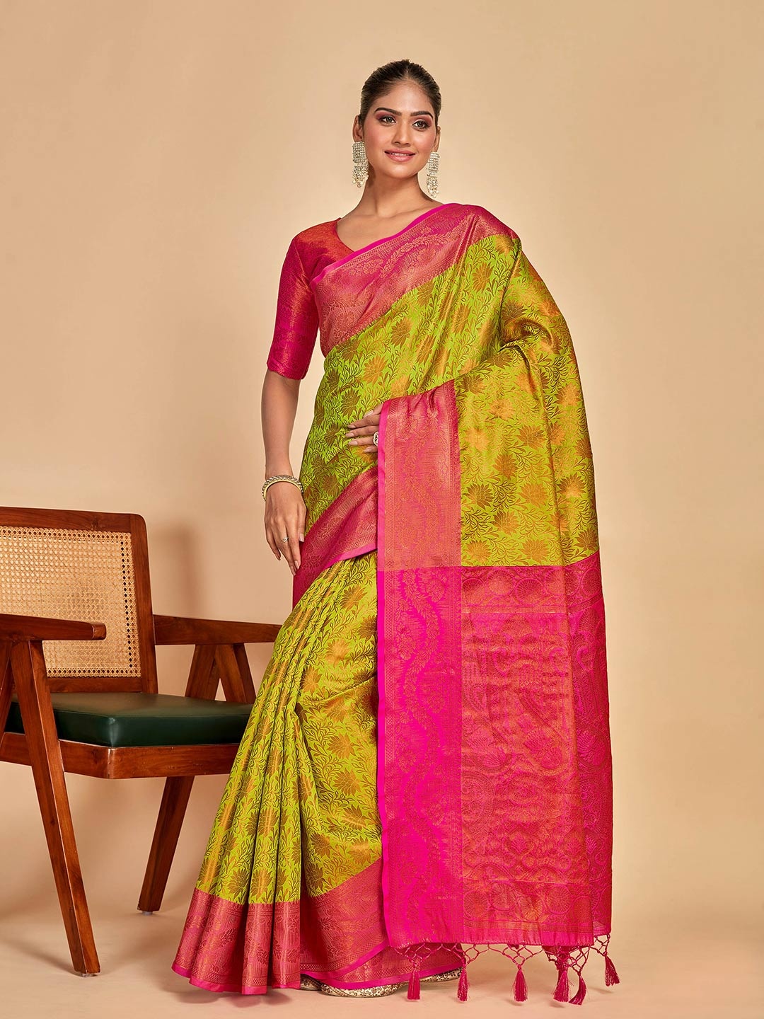 

MIMOSA Floral Woven Design Zari Art Silk Kanjeevaram Saree, Green