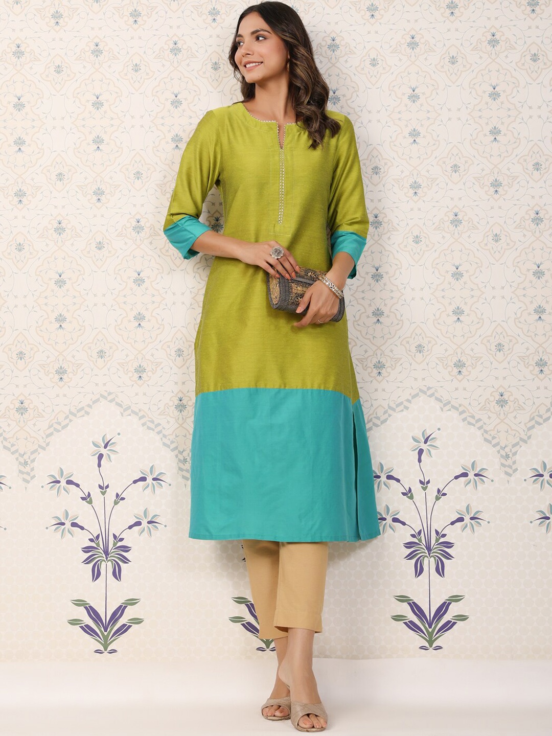 

Ode by House of Pataudi Colourblocked Cotton Silk Straight Kurta, Lime green