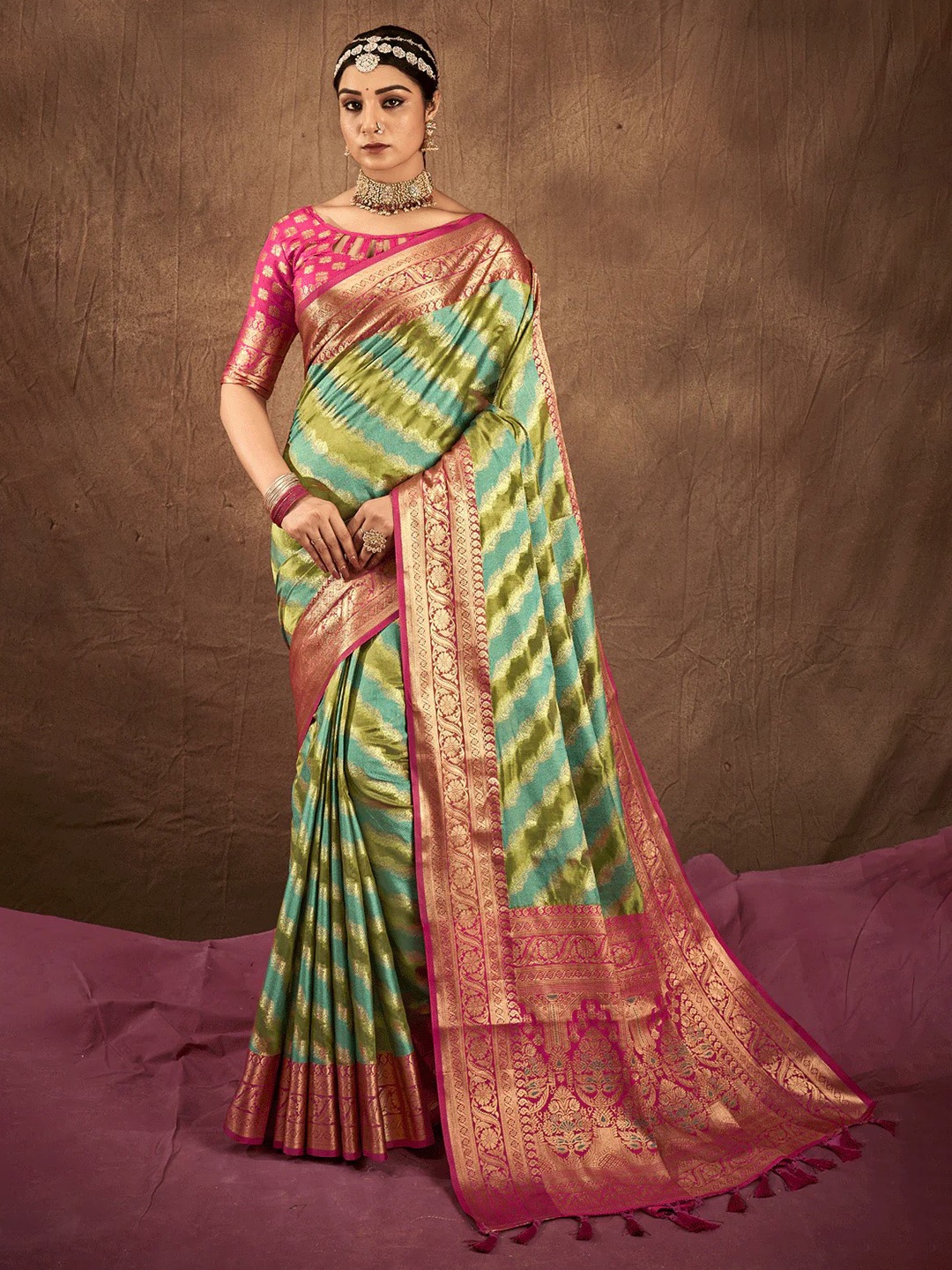 

Mitera Green & Pink Ethnic Motifs Woven Design Zari Organza Banarasi Saree