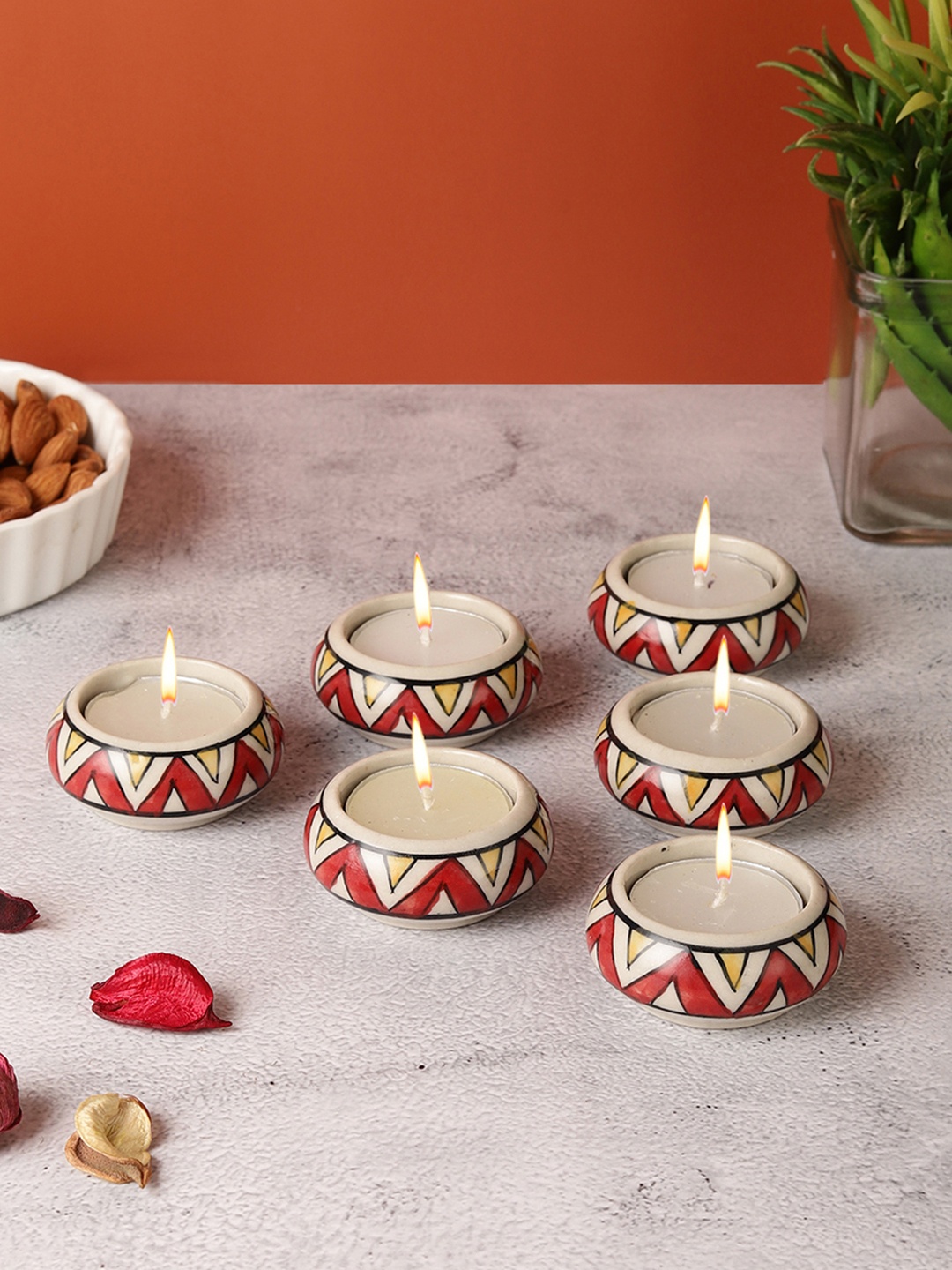 

VarEesha Red & Cream 6 Pieces Ceramic Candle Holders