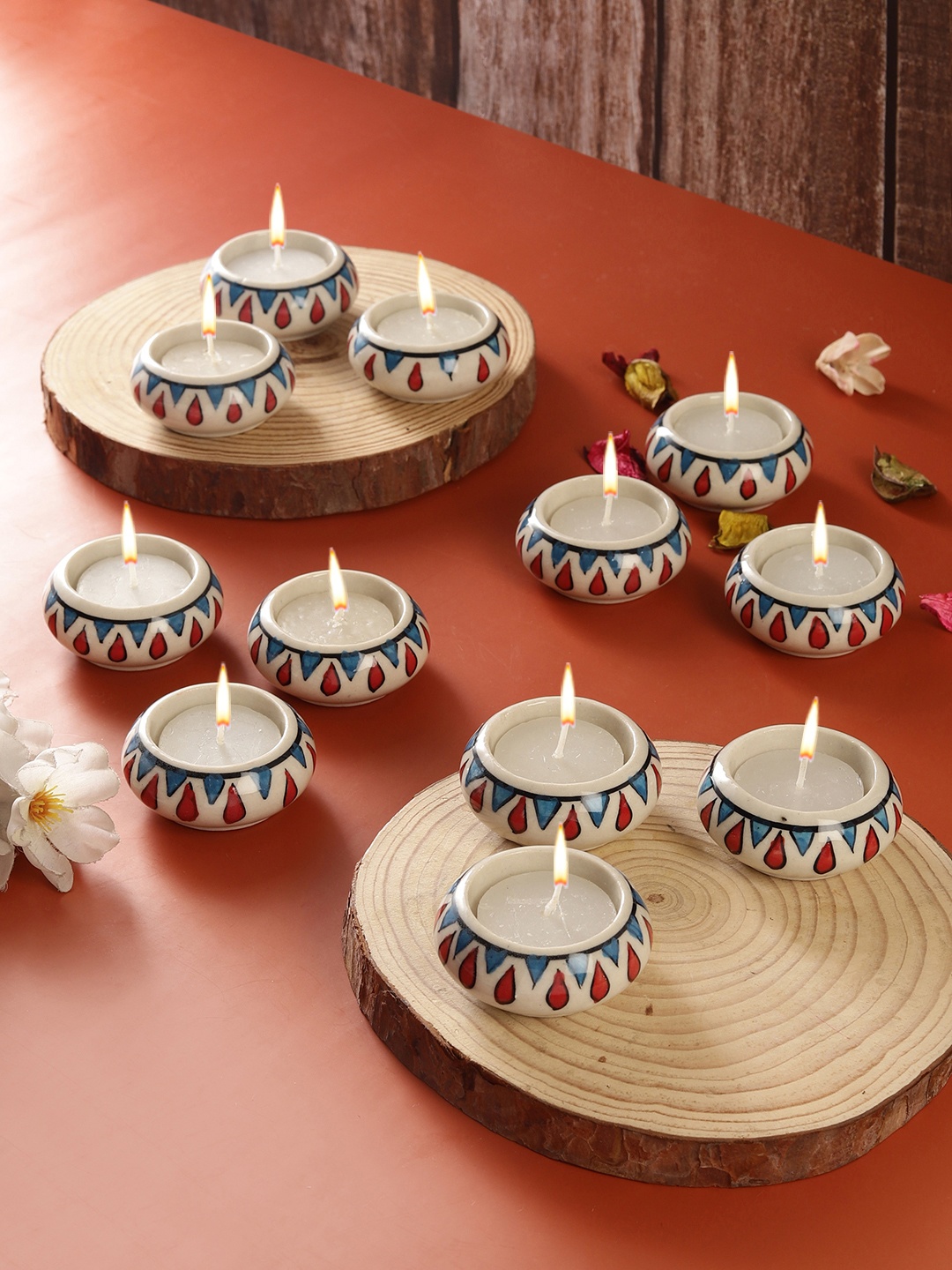 

VarEesha 12 Pcs White & Red Ceramic Tea Light Holders