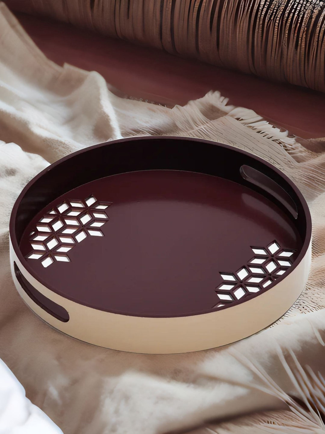 

Athome by Nilkamal Brown & Beige Cut-Out Round Serving Tray