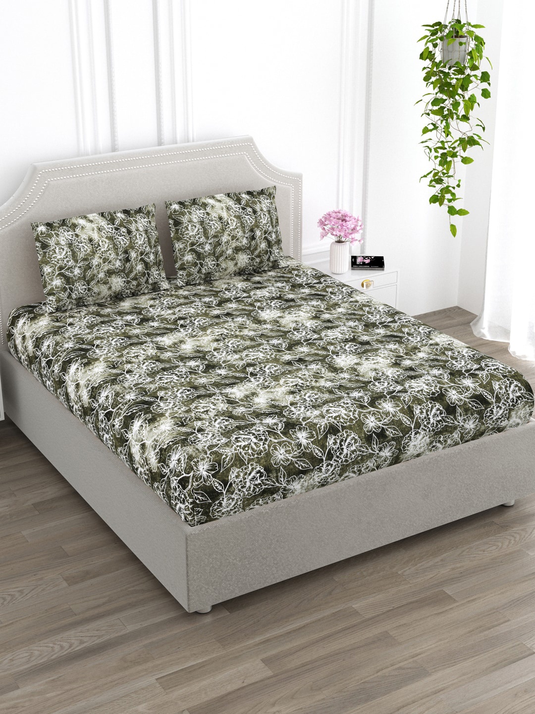 

EverHOME Green & White Floral Cotton 210 TC Queen Bedsheet with 2 Pillow Covers