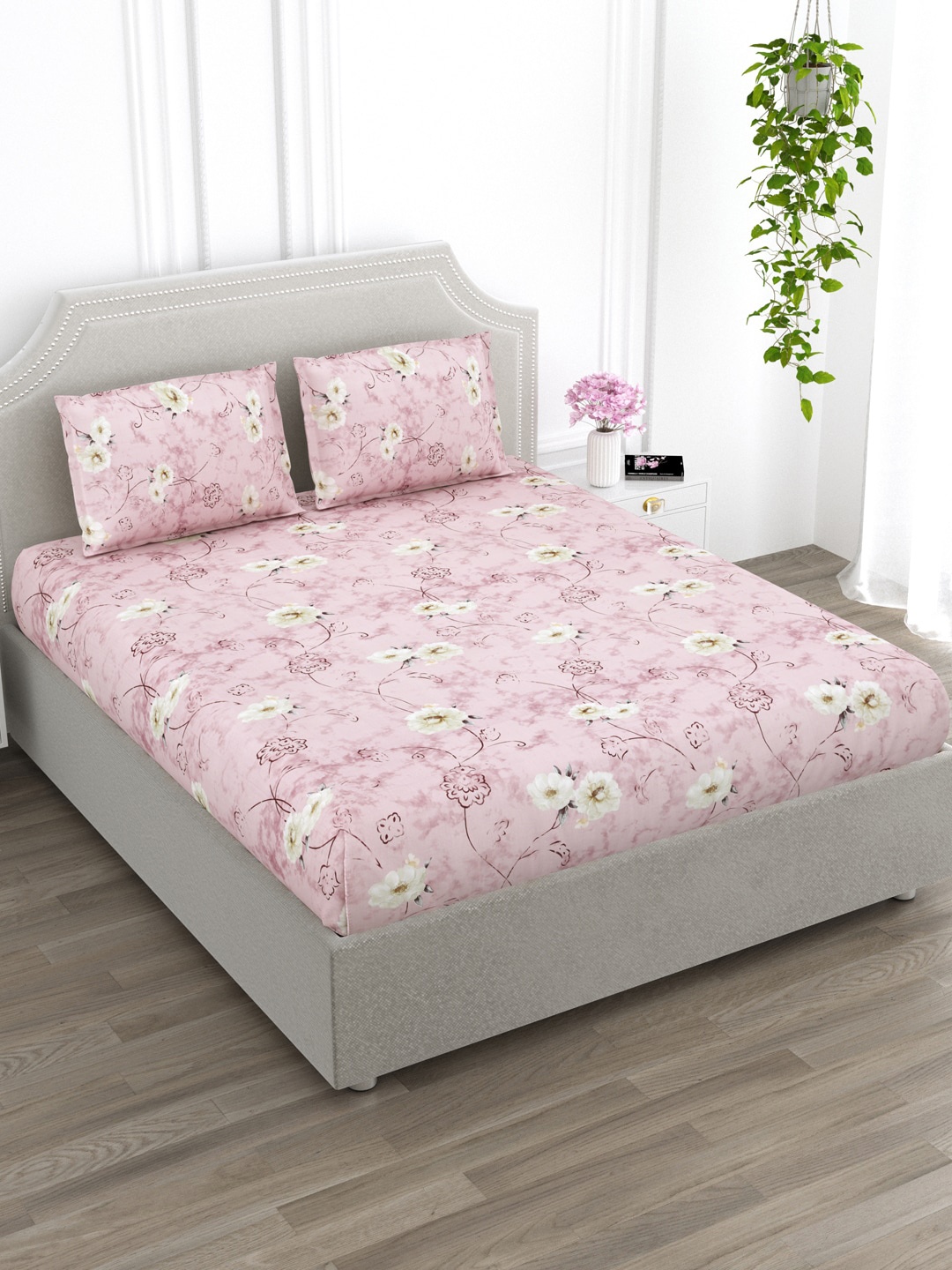

EverHOME Pink & White Floral Cotton 210 TC Queen Bedsheet with 2 Pillow Covers