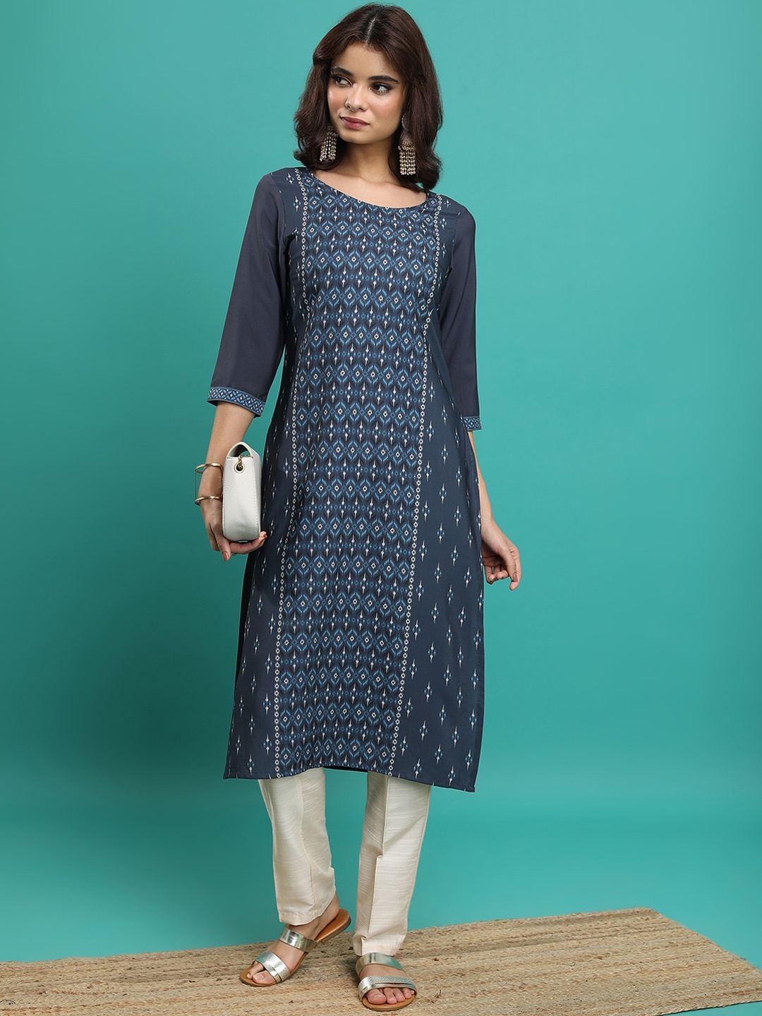 

Vishudh Blue Ethnic Motifs Printed Straight Kurta