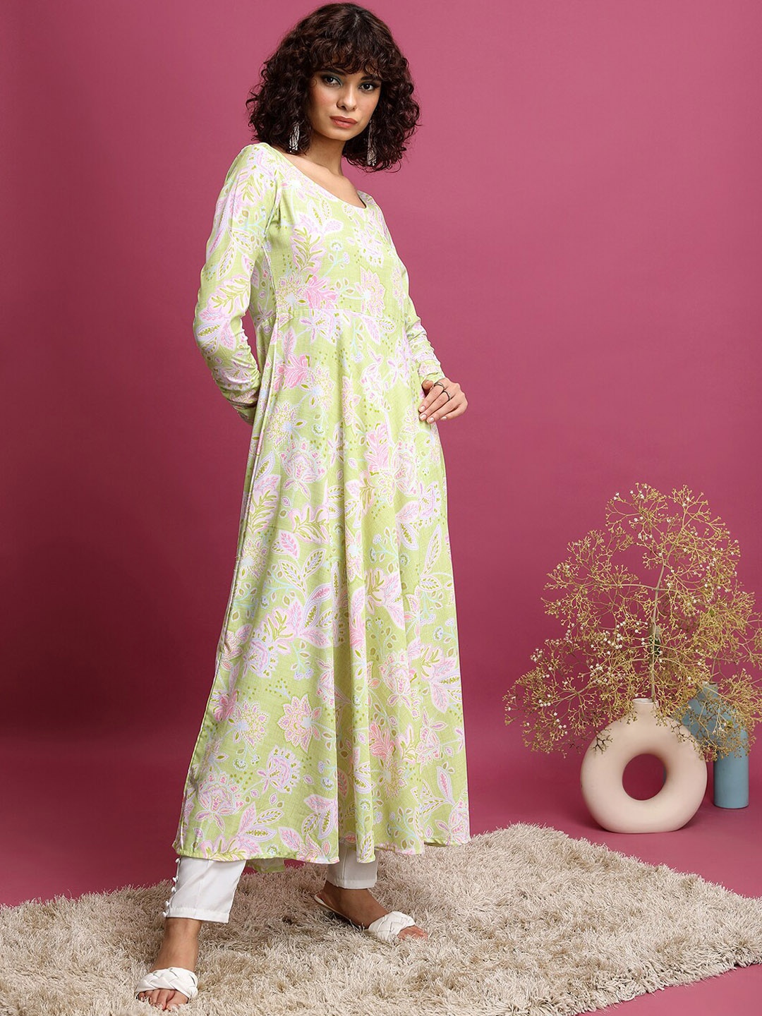 

Vishudh Lime Green Floral Printed Kurta