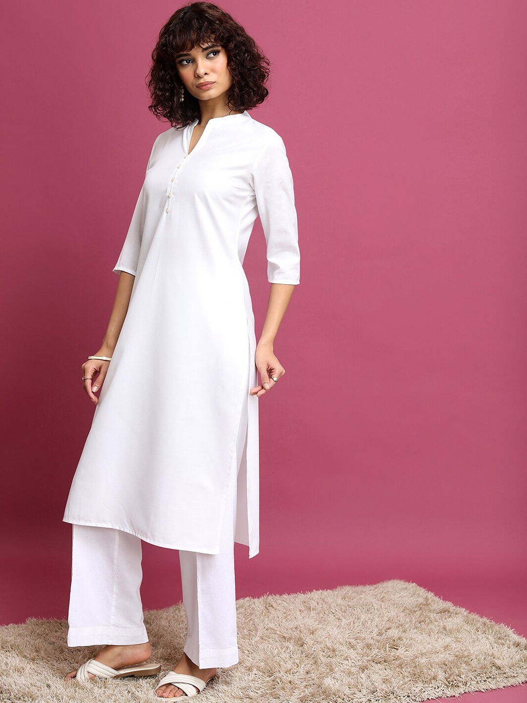 

Vishudh White Mandarin Collar Straight Kurta