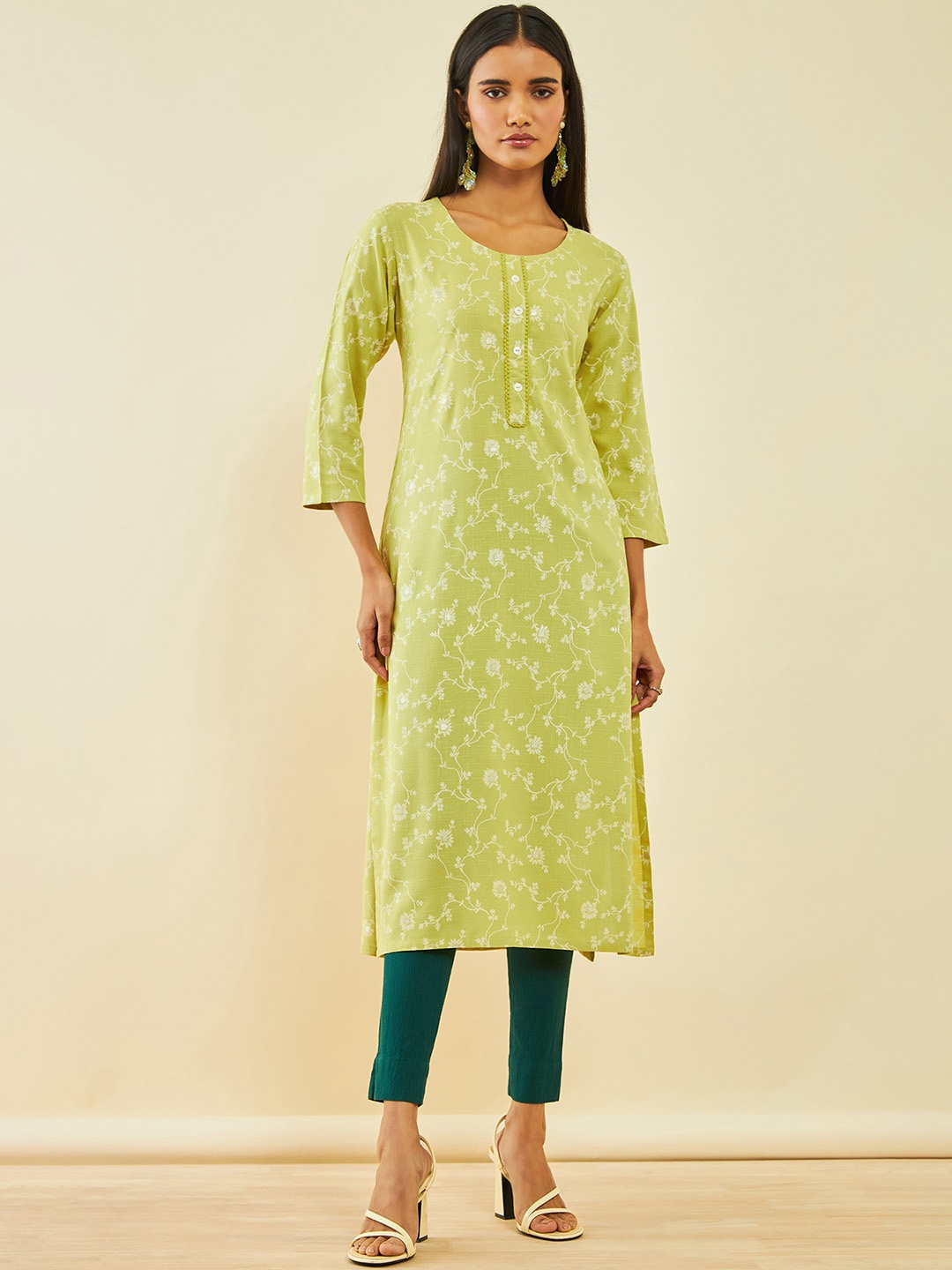 

Soch Green Floral Printed Round Neck Straight Kurta