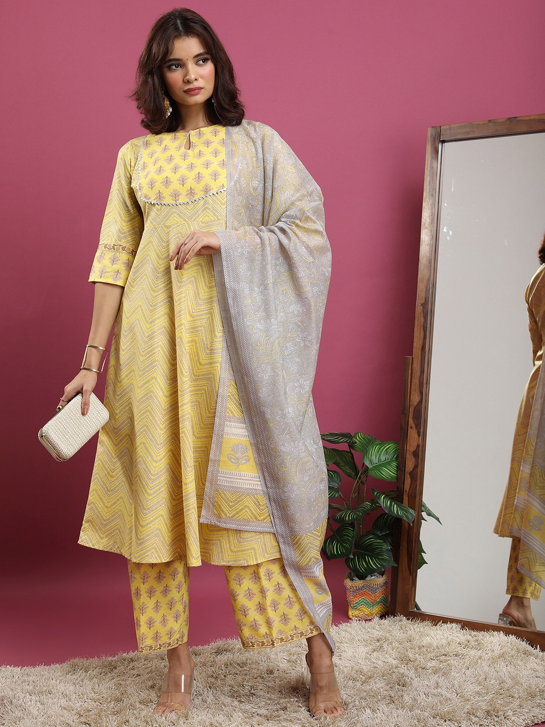 

KETCH Ethnic Motifs Printed Regular Gotta Patti Kurta with Palazzos & Dupatta, Yellow