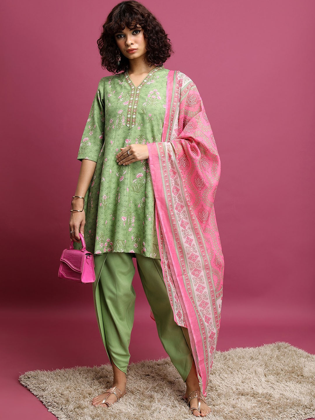 

KETCH Floral Printed Regular Kurta With Dhoti Pants & Dupatta, Green