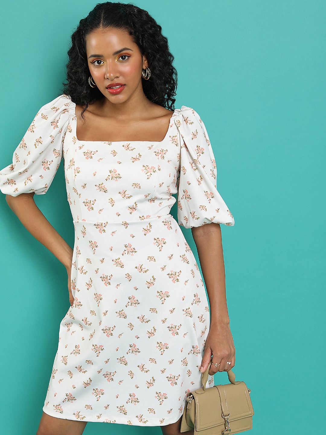 

Tokyo Talkies Off White & Pink Floral Print Puff Sleeve Sheath Dress