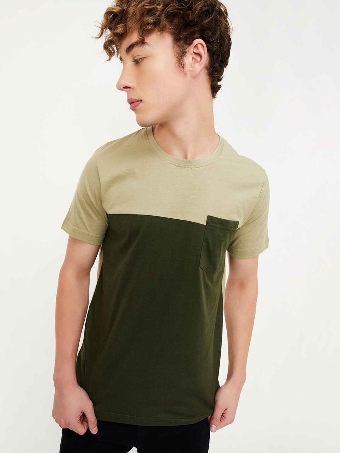 

max Colourblocked Regular Fit Cotton T-shirt, Green