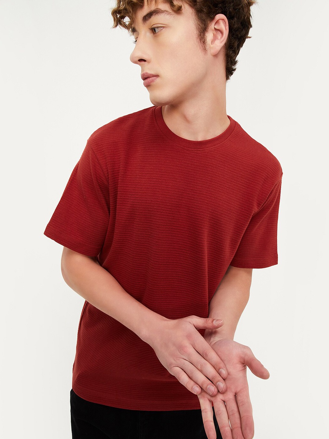 

max Round Neck Regular Fit Cotton T-shirt, Red