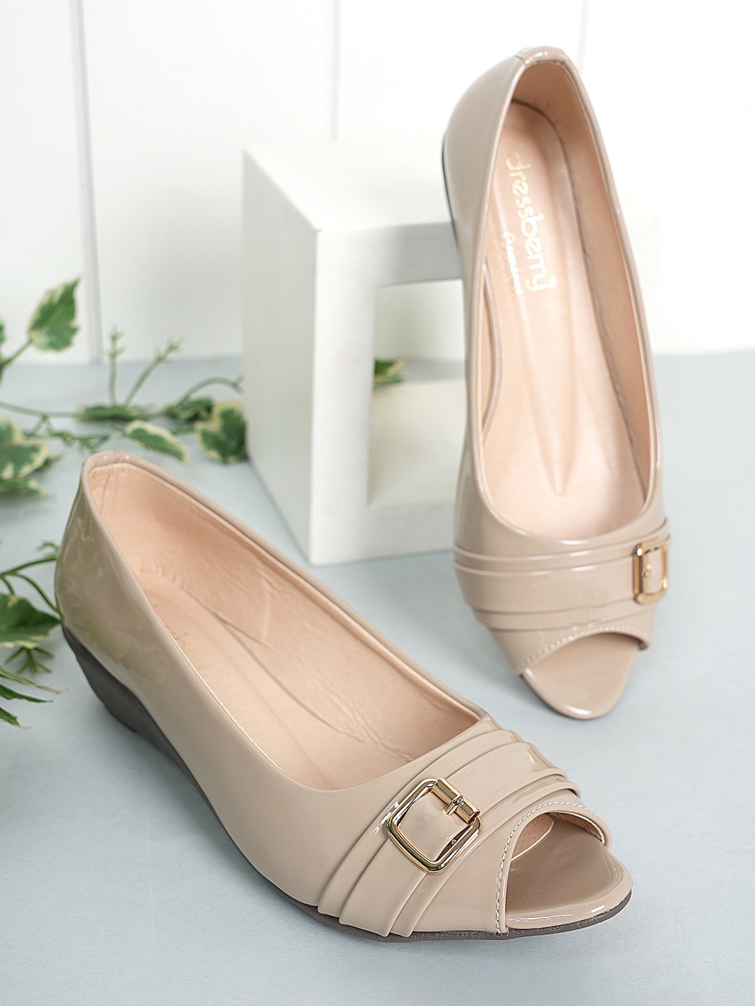 

DressBerry Cream-Coloured Peep Toe Wedge Heel Pumps