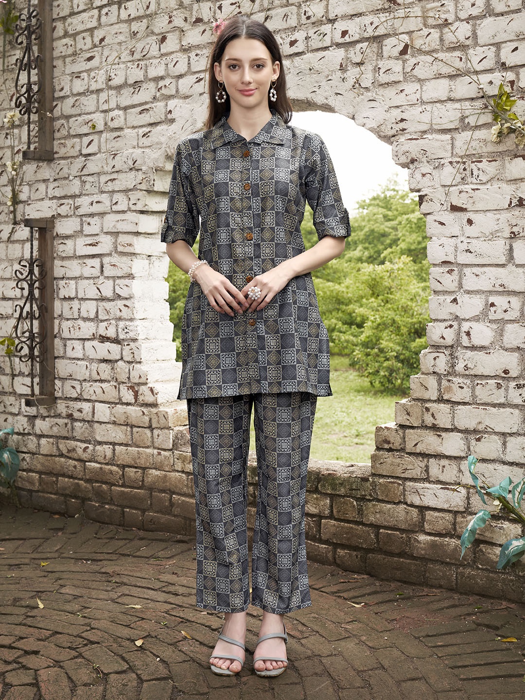 

Anouk Printed Shirt Collar Neck Tunic & Flared Trouser, Grey