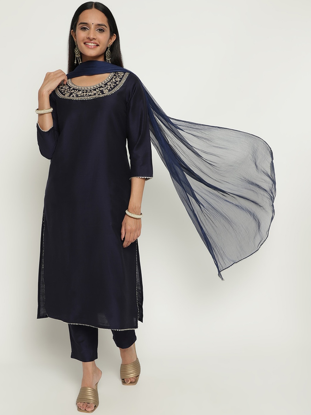 

aayusika Floral Embroidered Thread Work Kurta with Trousers & Dupatta, Navy blue