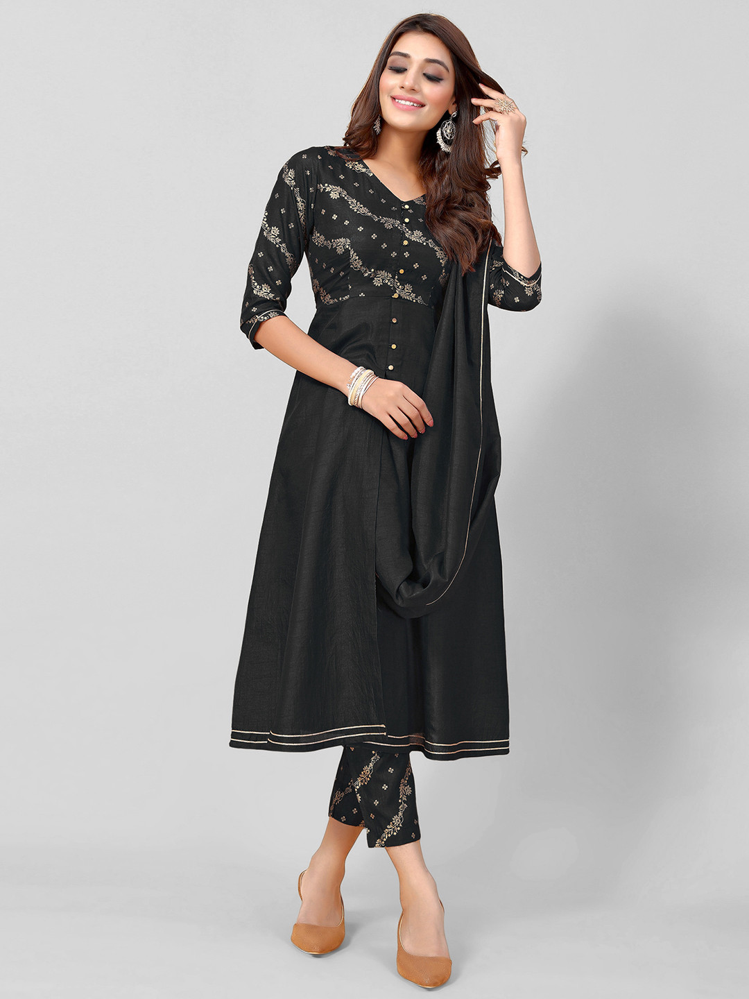 

SKYLEE Floral Foil Printed V-Neck A-Line Kurta & Trousers With Dupatta, Black