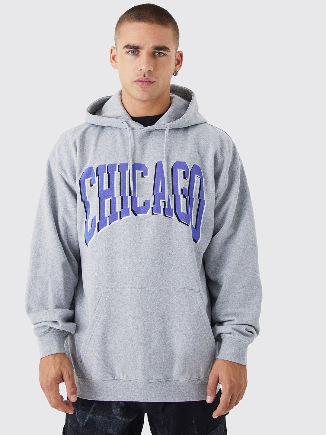 

boohooMAN Typography Printed Hooded Oversized Varsity Sweatshirt With Kangaroo Pocket, Grey melange