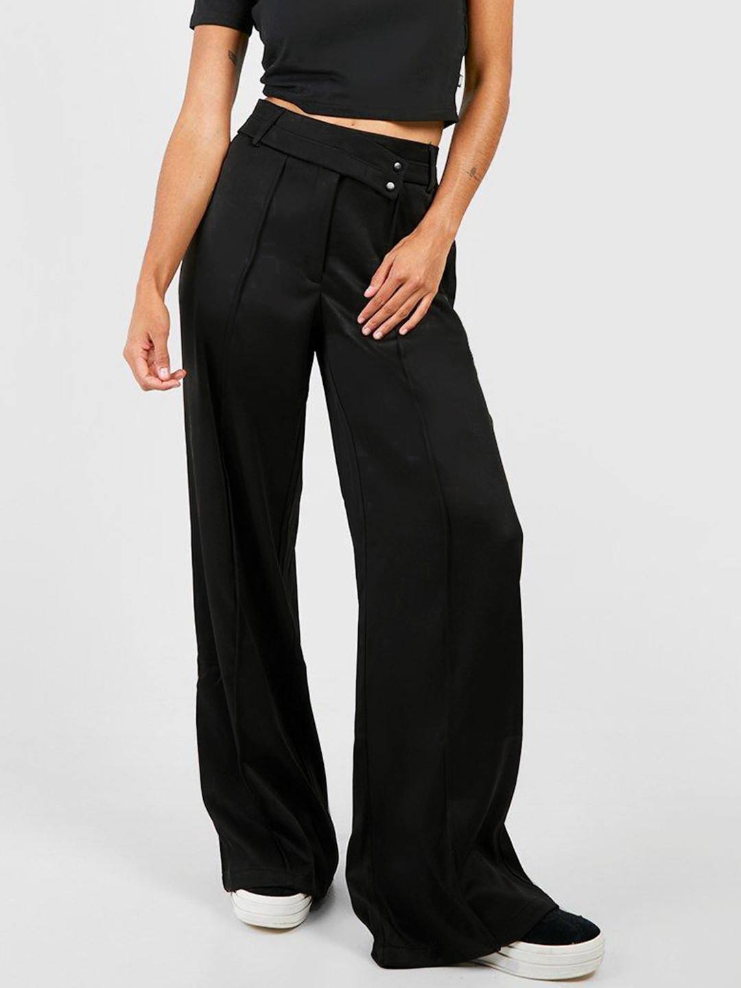 

Boohoo Women Wrap Waist Relaxed Fit Trousers, Black