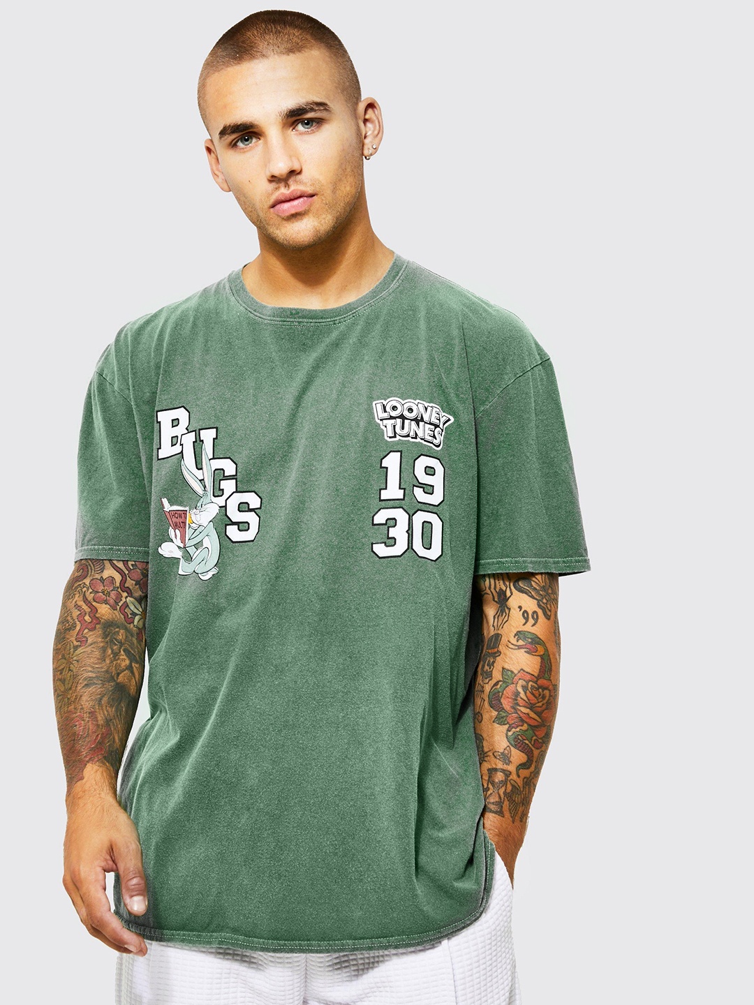 

boohooMAN Looney Tunes Printed Drop-Shoulder Sleeves Pure Cotton Oversized T-shirt, Green