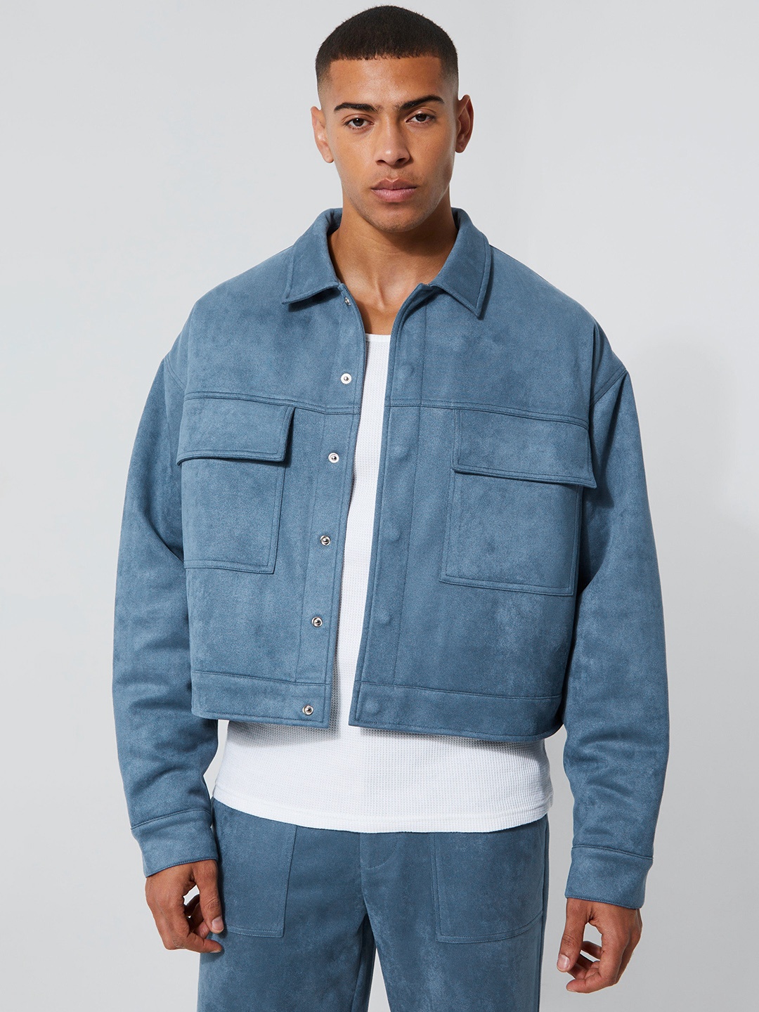 

boohooMAN Suede Finished Boxy Padded Jacket With Drop-shoulder Sleeves And Flap Pockets, Blue