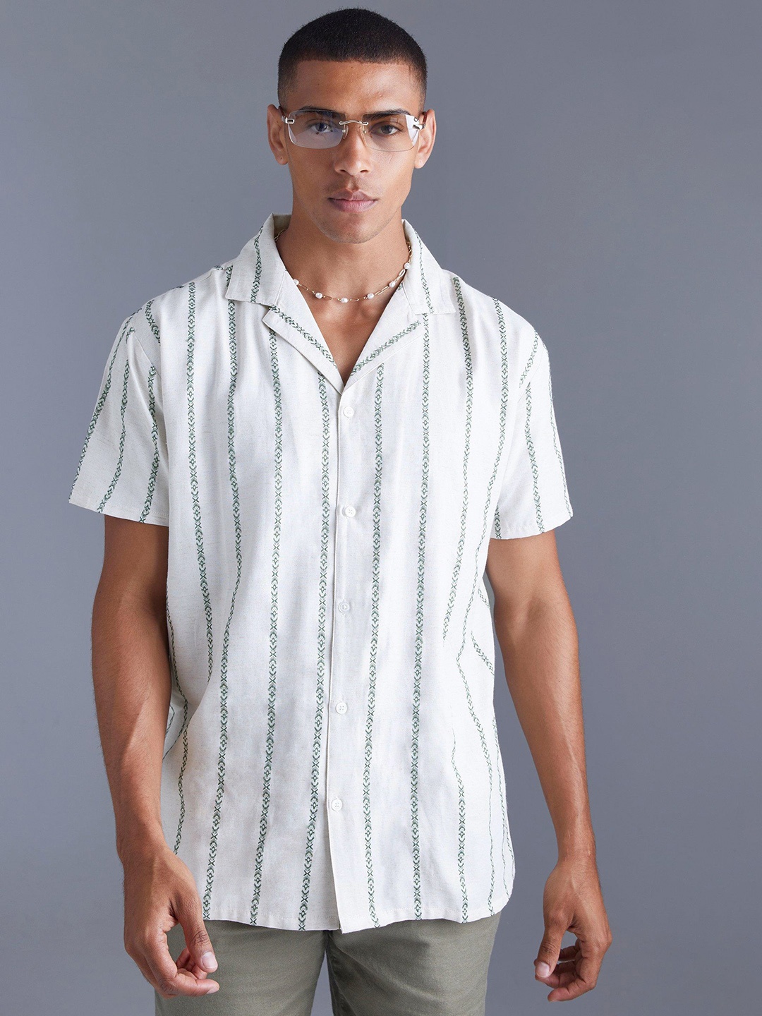 

boohooMAN Oversized Stripe Woven Designed Casual Shirt, White