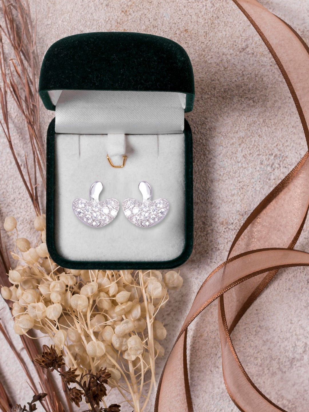 

Abhooshan 925 Sterling Silver Cubic Zircon Heart-Shaped Contemporary Studs Earrings