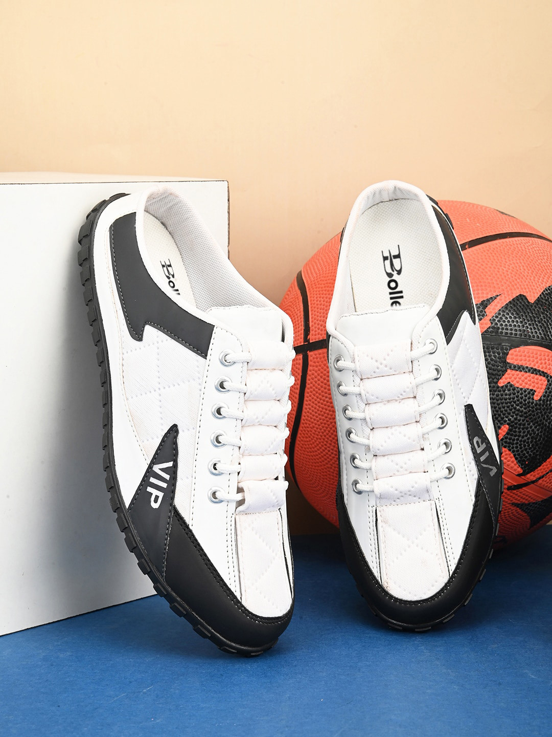 

Bollero Men Textured Lightweight Mule Sneakers, White