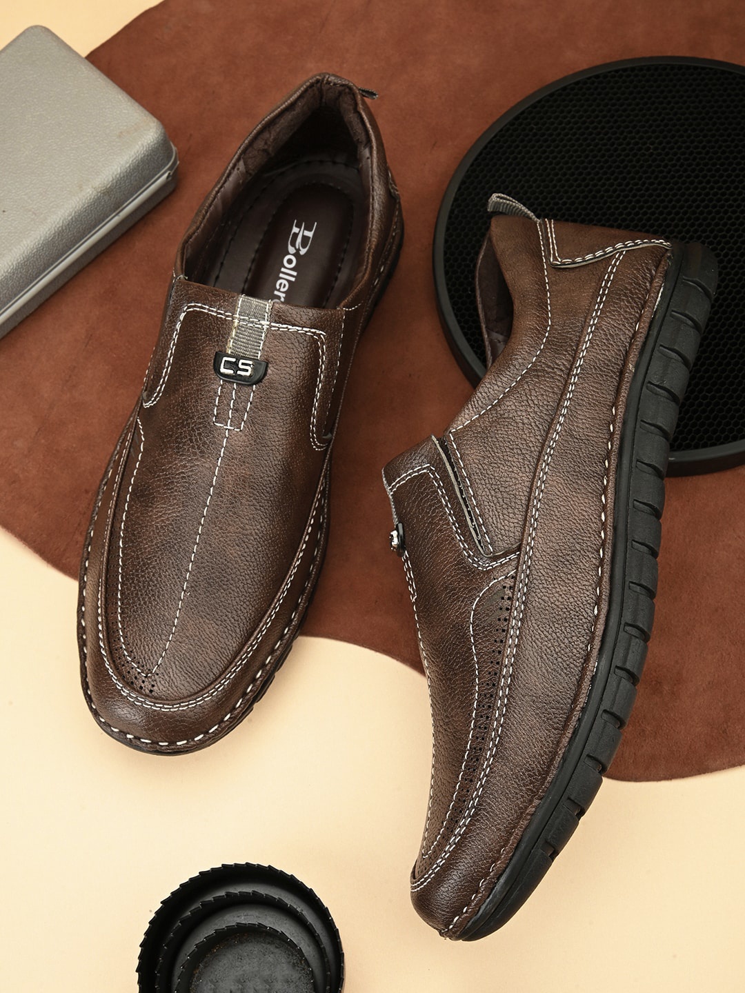 

Bollero Men Textured Lightweight Slip On Sneakers, Brown