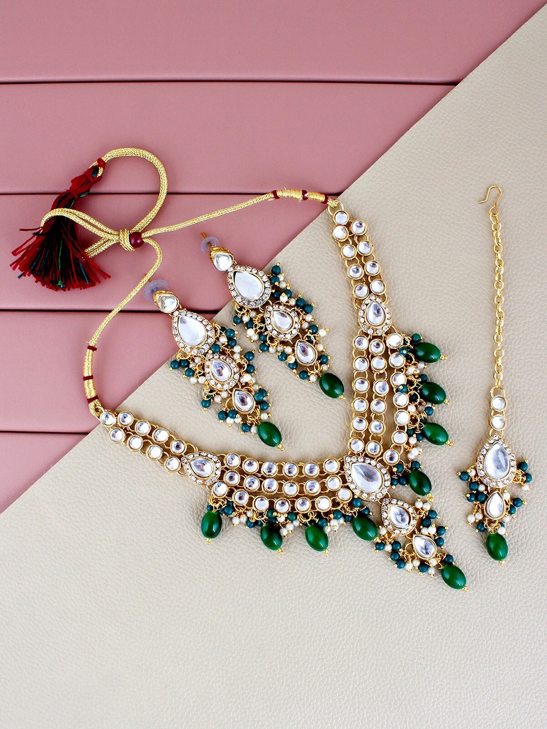 

LUCKY JEWELLERY Gold-Plated Kundan-Studded & Beaded Jewellery Set